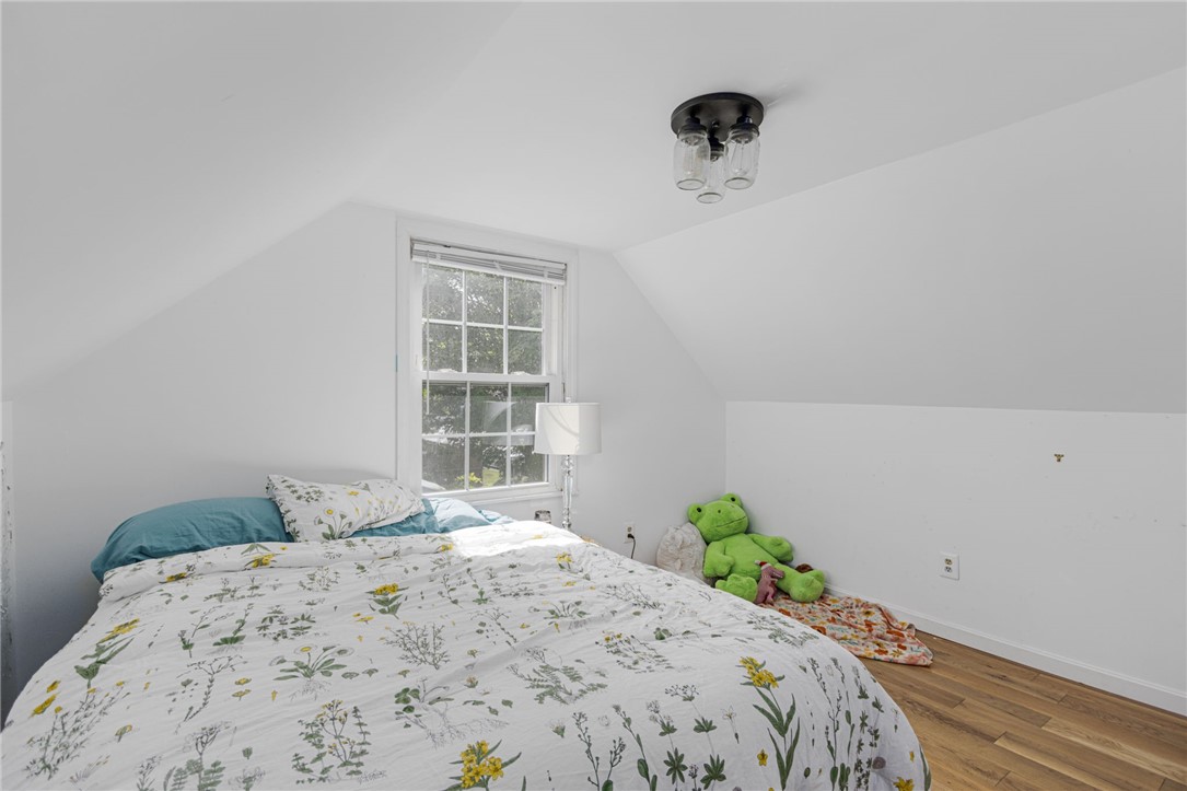100 Penguin Avenue Warwick, RI 02818 - Photo 25 of 42