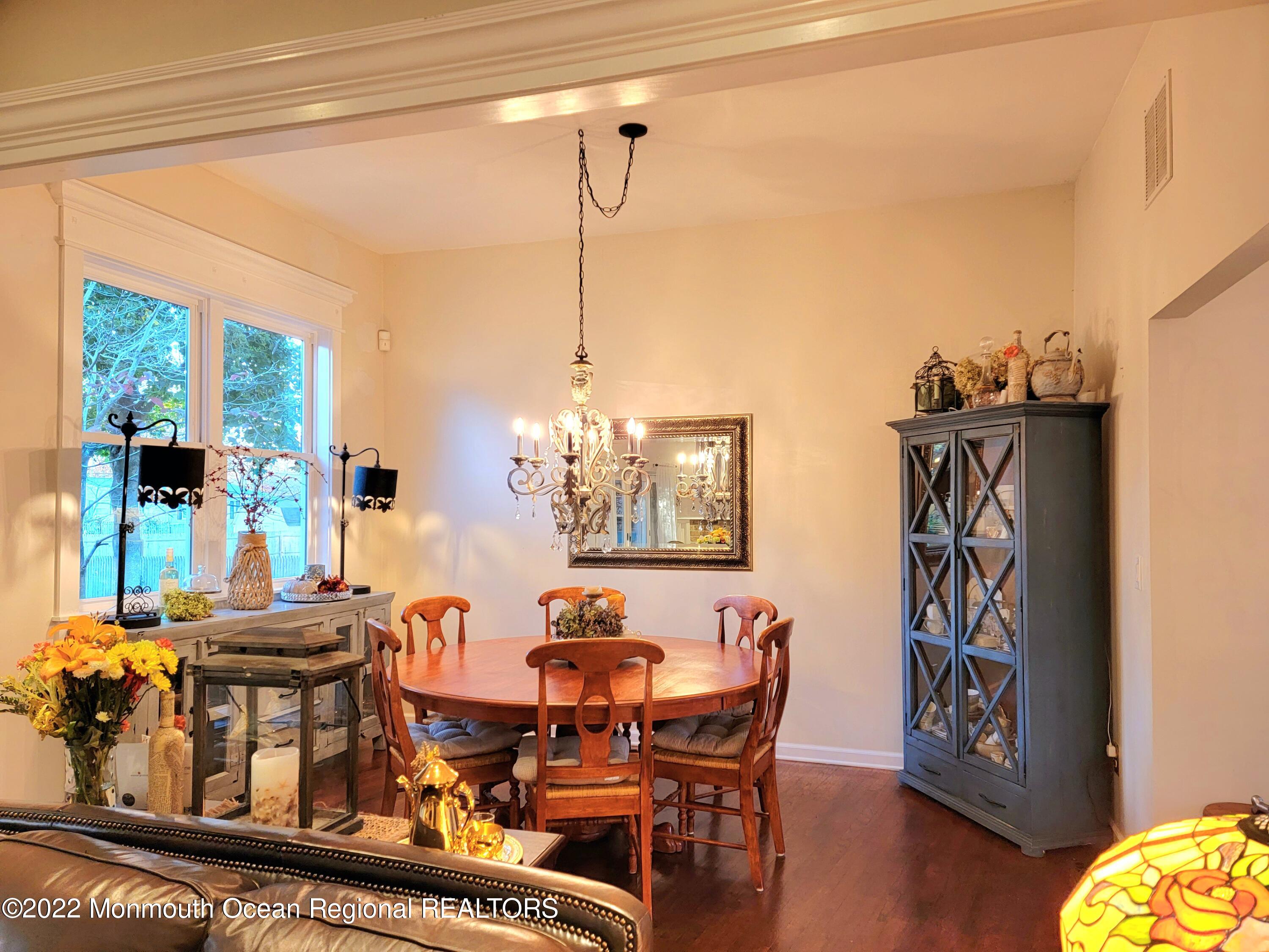 40 Daisy Road Toms River, NJ 08753 - Photo 14 of 27 diningroom2