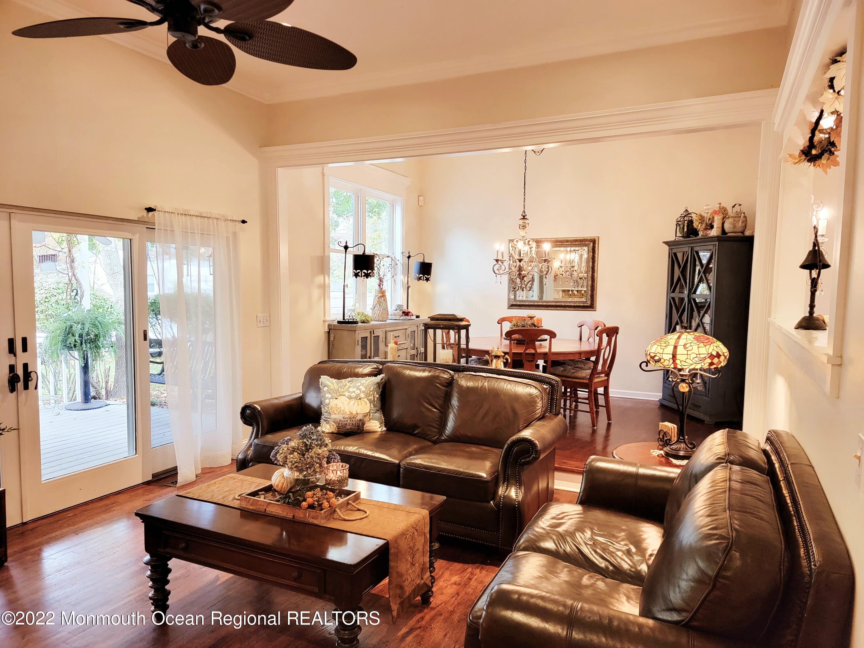 40 Daisy Road Toms River, NJ 08753 - Photo 16 of 27 livingroom