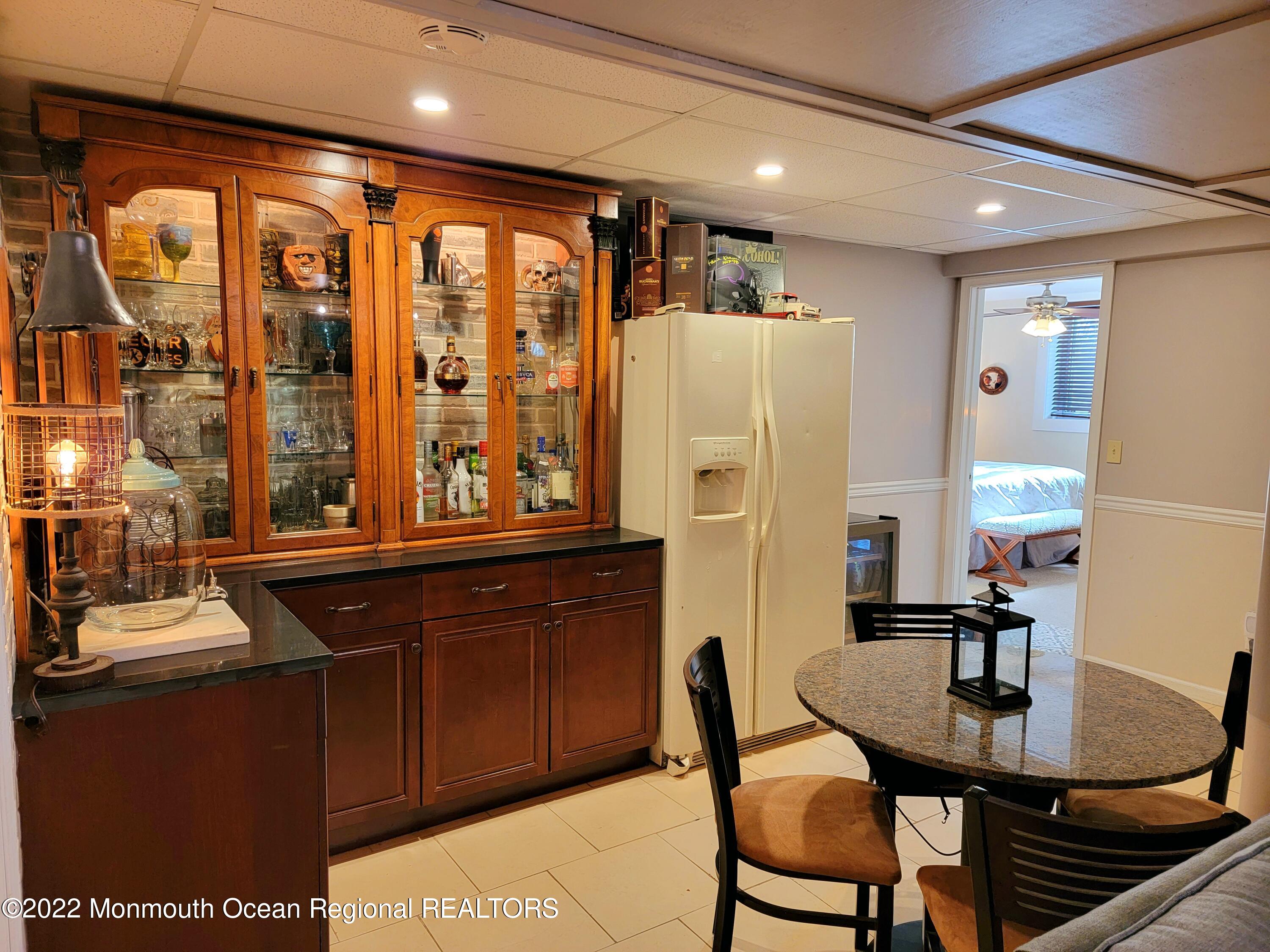 40 Daisy Road Toms River, NJ 08753 - Photo 25 of 27 basementbararea2