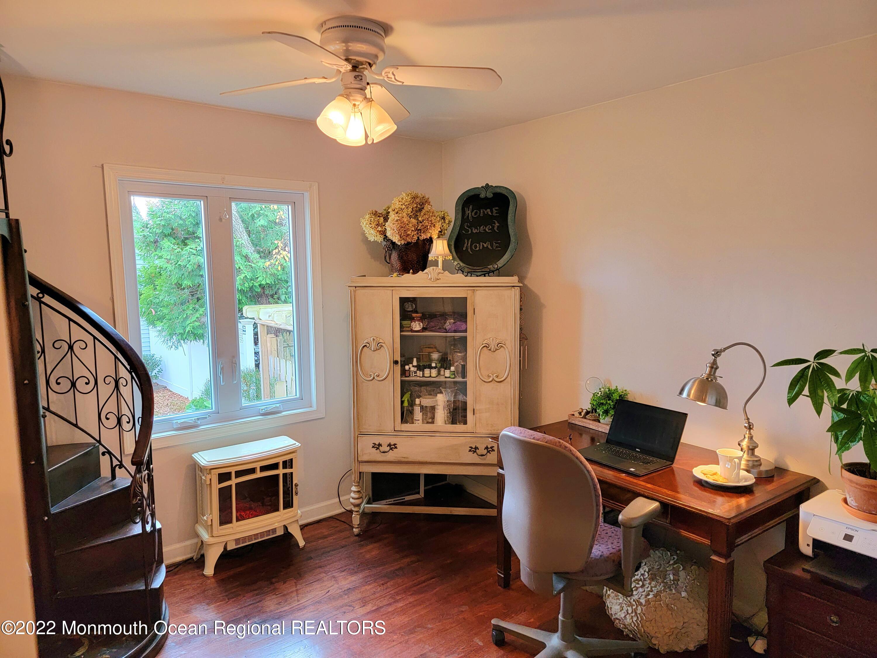 40 Daisy Road Toms River, NJ 08753 - Photo 5 of 27 office2