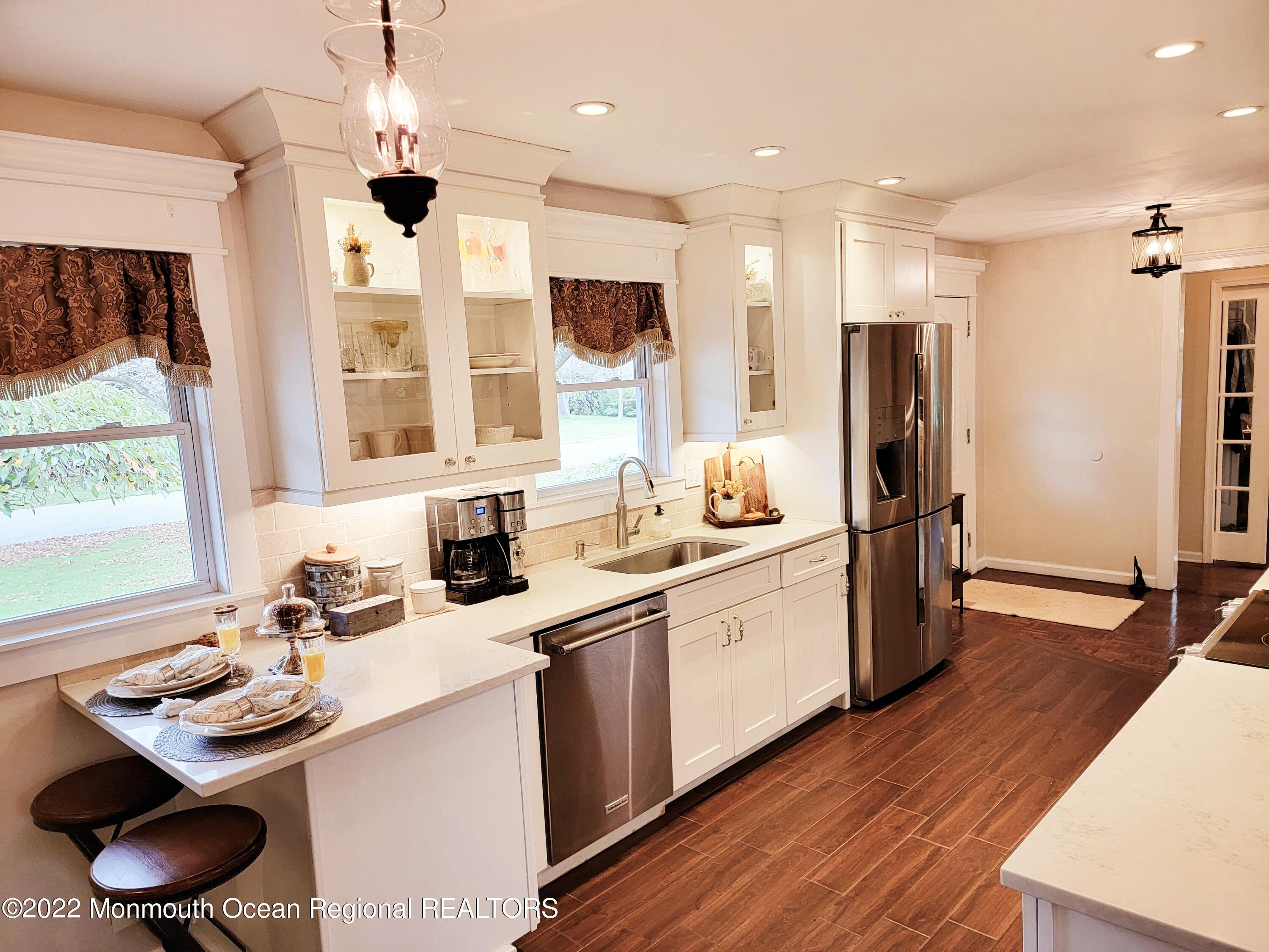 40 Daisy Road Toms River, NJ 08753 - Photo 7 of 27 kitchen