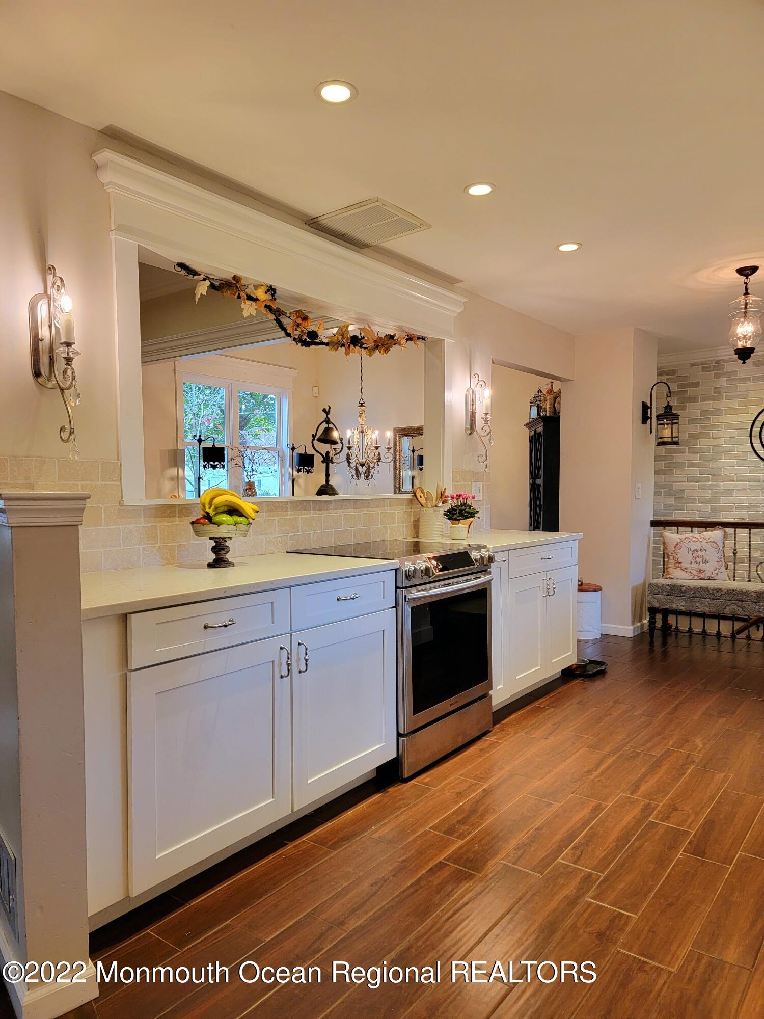 40 Daisy Road Toms River, NJ 08753 - Photo 9 of 27 kitcehn1