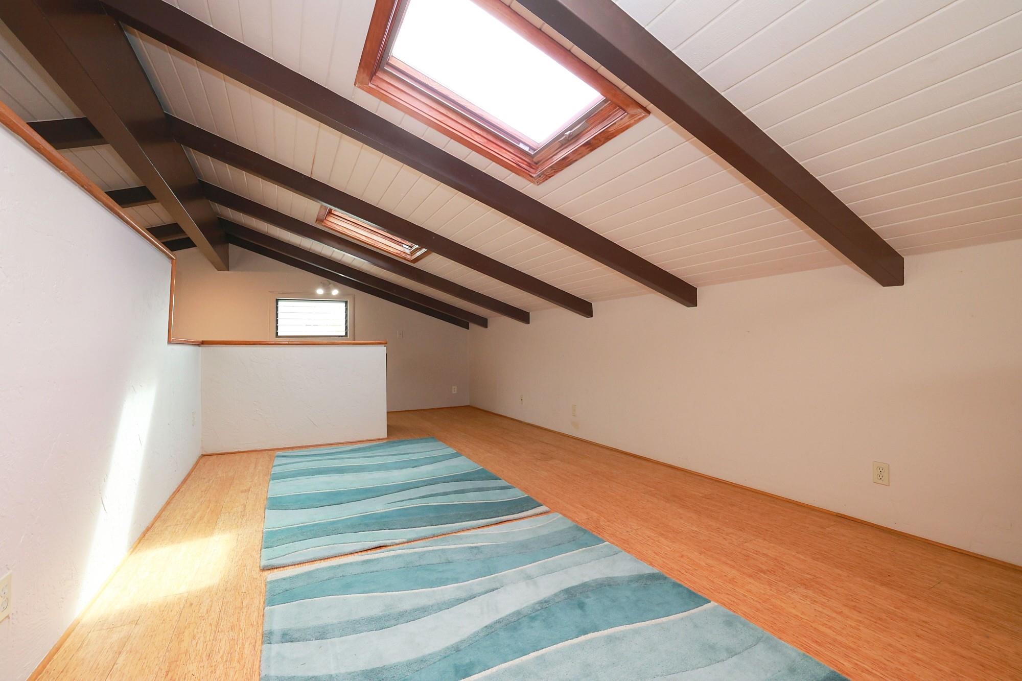 5045 Lower Honoapiilani Road, Unit 2 Lahaina, HI 96761 - Photo 13 of 37 a view of entryway