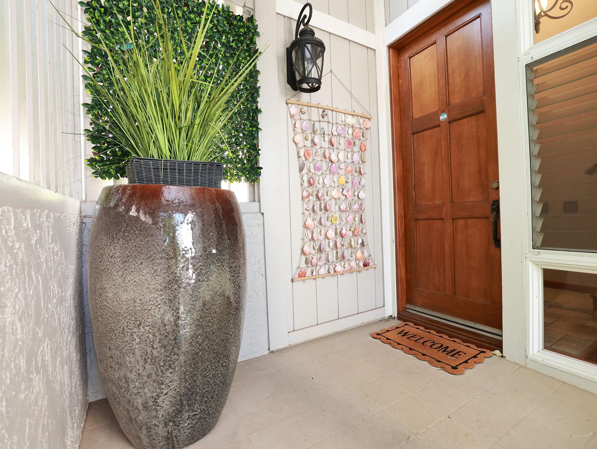 5045 Lower Honoapiilani Road, Unit 2 Lahaina, HI 96761 - Photo 35 of 37 a view of entryway