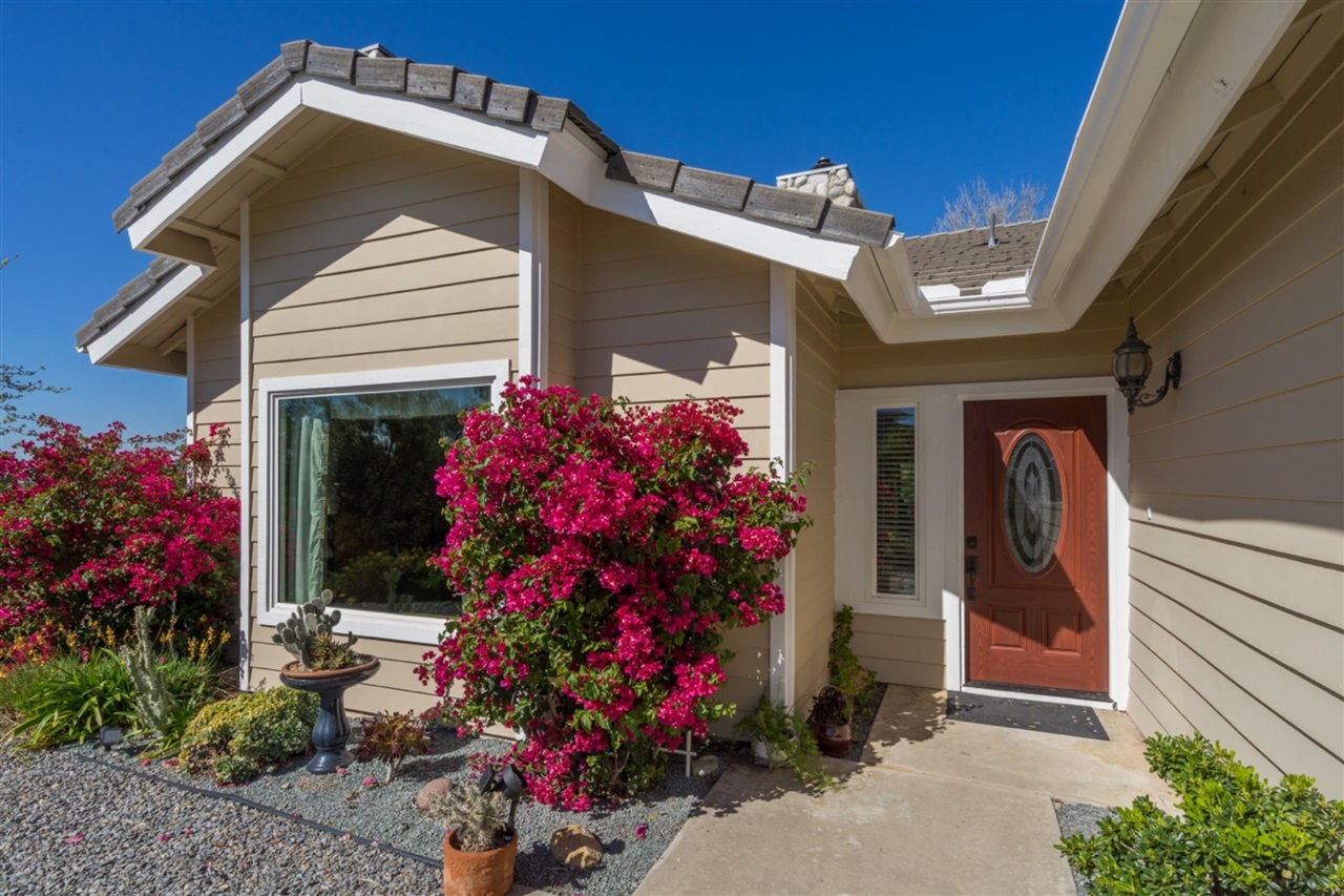 17264 Felipe Road Ramona, CA 92065 - Photo 2 of 25