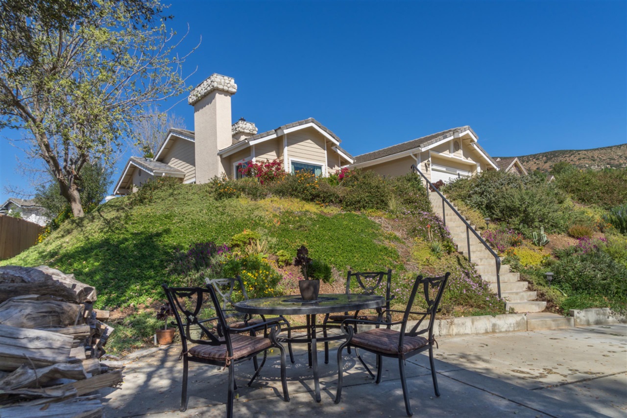 17264 Felipe Road Ramona, CA 92065 - Photo 3 of 25