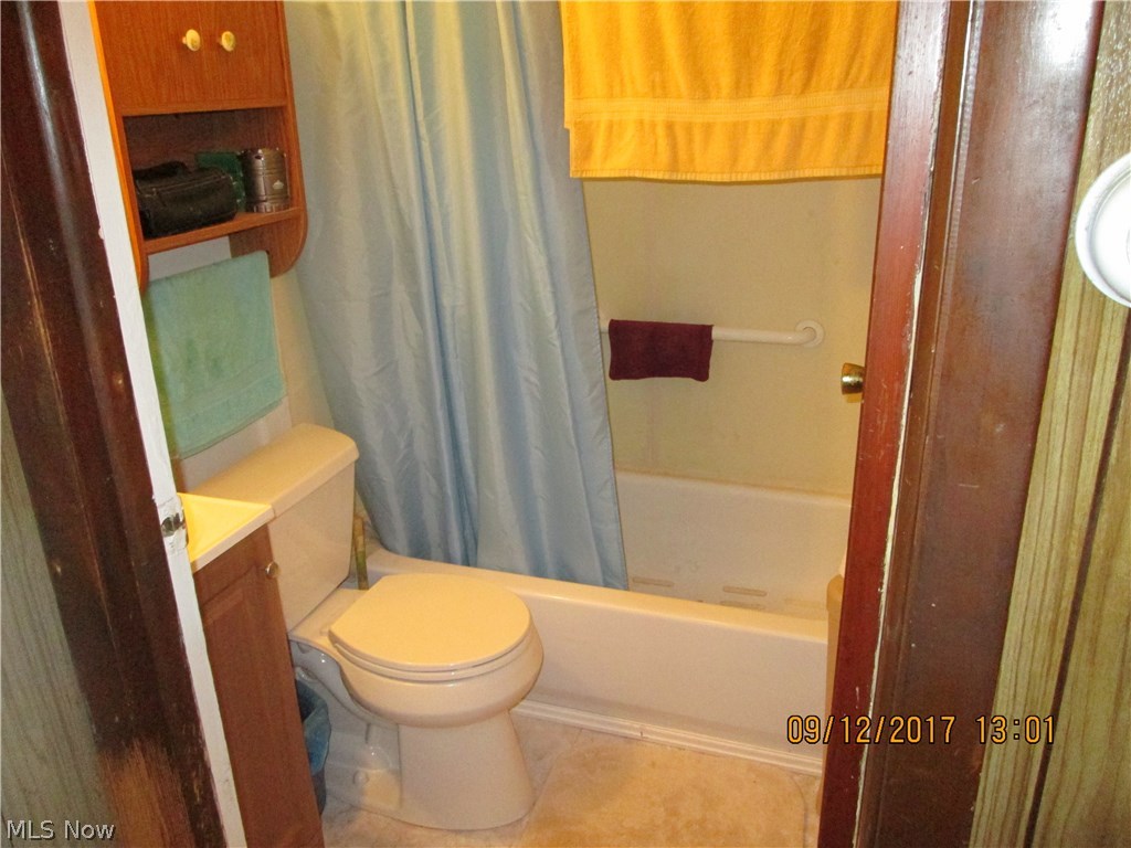 333 Fairfax Road Vermilion, OH 44089 - Photo 9 of 11 bathroom