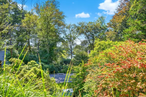 $849,900 | 45 Indian Trail, Brookfield, CT 06804