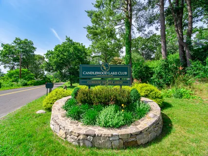 $849,900 | 45 Indian Trail, Brookfield, CT 06804