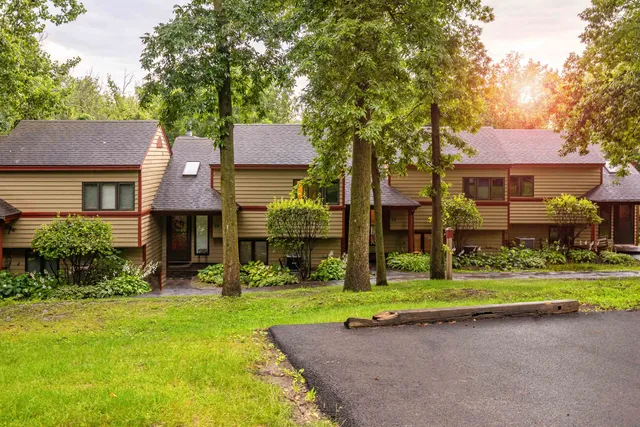 $215,000 | 41 Spring Creek Lane, Galena, IL 61036