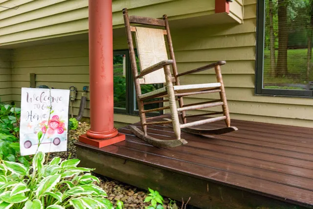 $215,000 | 41 Spring Creek Lane, Galena, IL 61036