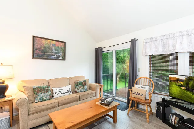 $215,000 | 41 Spring Creek Lane, Galena, IL 61036