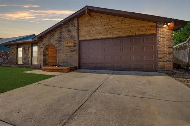 $329,999 | 2813 Woodlark Drive, Fort Worth, TX 76123