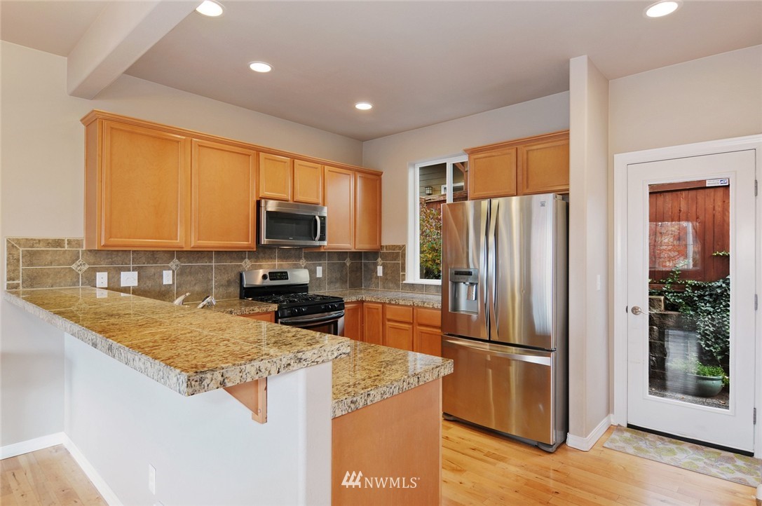 24051 40th Avenue Southeast Bothell, WA 98021 - Photo 3 of 23
