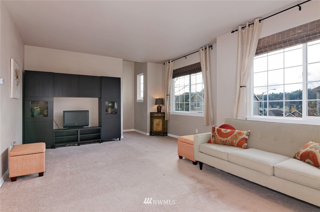 24051 40th Avenue Southeast Bothell, WA 98021 - Photo 5 of 23