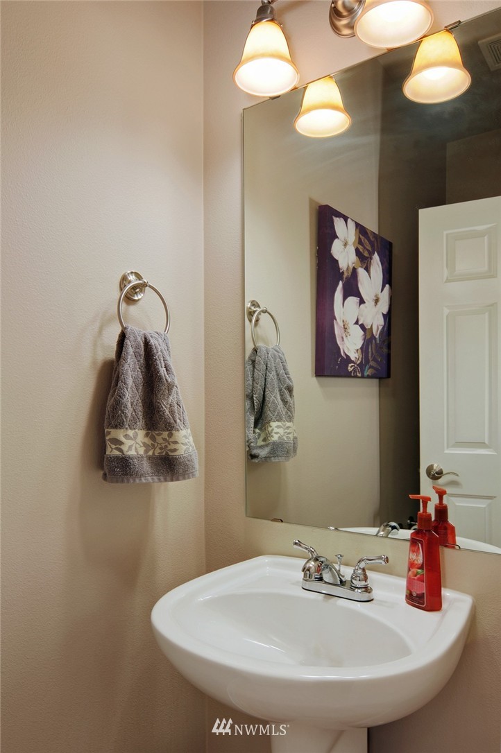24051 40th Avenue Southeast Bothell, WA 98021 - Photo 10 of 23