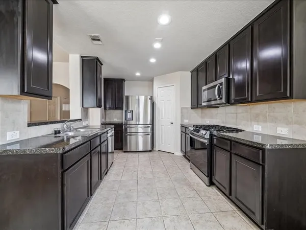 $2,100 | 2715 Gaelic Green Street, Houston, TX 77045