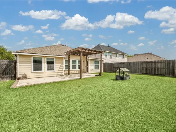 $2,100 | 2715 Gaelic Green Street, Houston, TX 77045