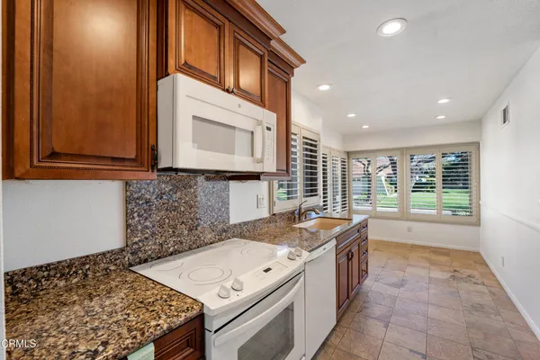 $520,000 | 7115 Village 7, Camarillo, CA 93012