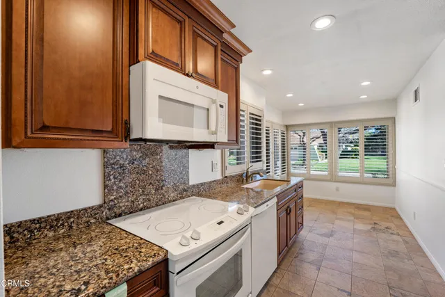 $608,000 | 7115 Village 7, Camarillo, CA 93012