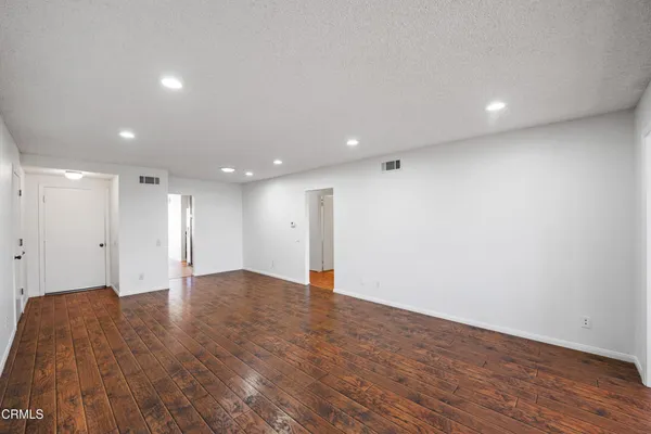 $520,000 | 7115 Village 7, Camarillo, CA 93012