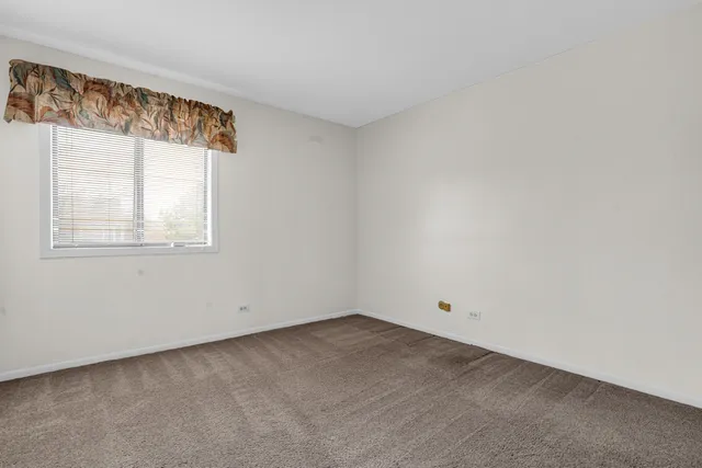 $1,900 | 150 Fountainview Lane, Unit 3B, Lombard, IL 60148