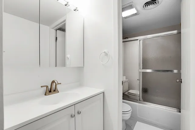 $1,900 | 150 Fountainview Lane, Unit 3B, Lombard, IL 60148