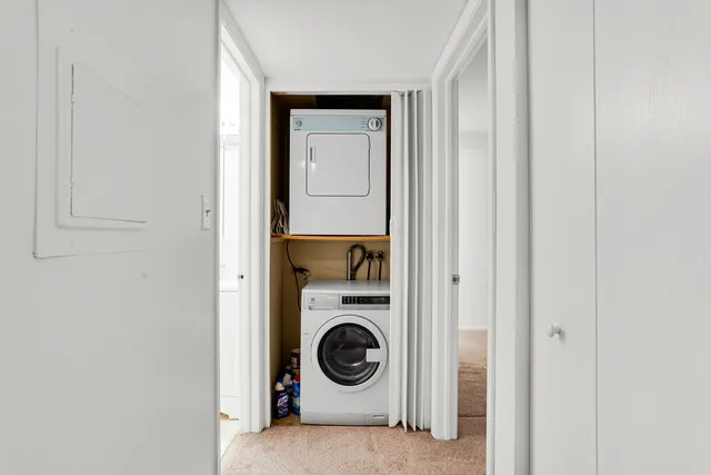 $1,900 | 150 Fountainview Lane, Unit 3B, Lombard, IL 60148