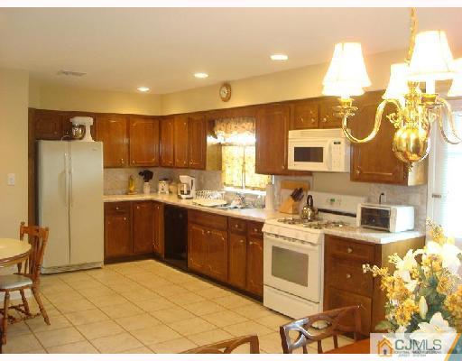 1355 Sioux Road North Brunswick, NJ 08902 - Photo 4 of 10 Gallery Image 4