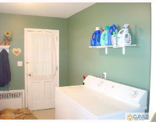 1355 Sioux Road North Brunswick, NJ 08902 - Photo 7 of 10 Gallery Image 7