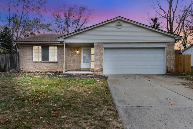 $405,000 | 1735 Crestline Drive, Troy, MI 48083