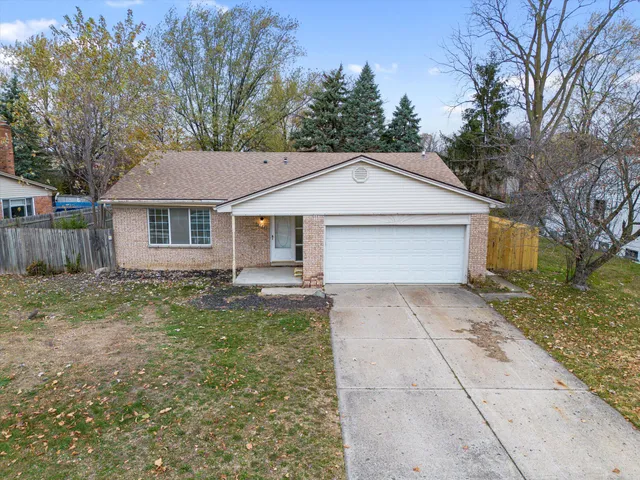 $405,000 | 1735 Crestline Drive, Troy, MI 48083