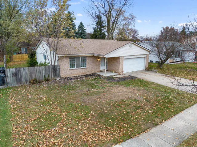 $405,000 | 1735 Crestline Drive, Troy, MI 48083