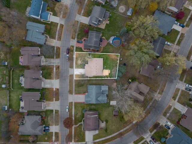 $405,000 | 1735 Crestline Drive, Troy, MI 48083