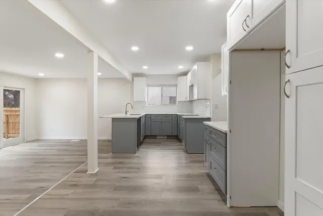 $405,000 | 1735 Crestline Drive, Troy, MI 48083