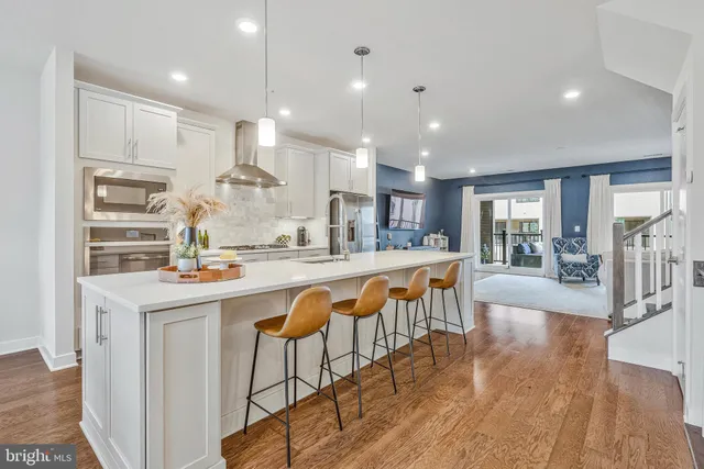 $645,000 | 13240 Lake Woodland Way, Unit 5F, Herndon, VA 20171