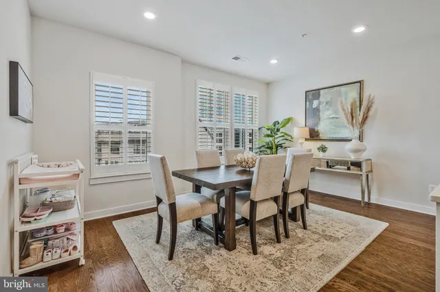 $645,000 | 13240 Lake Woodland Way, Unit 5F, Herndon, VA 20171