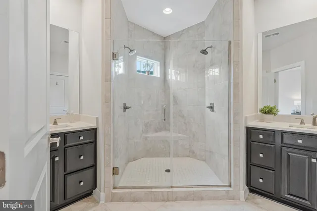 $645,000 | 13240 Lake Woodland Way, Unit 5F, Herndon, VA 20171