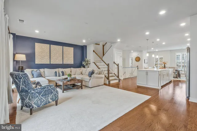 $645,000 | 13240 Lake Woodland Way, Unit 5F, Herndon, VA 20171