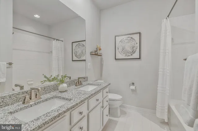 $645,000 | 13240 Lake Woodland Way, Unit 5F, Herndon, VA 20171