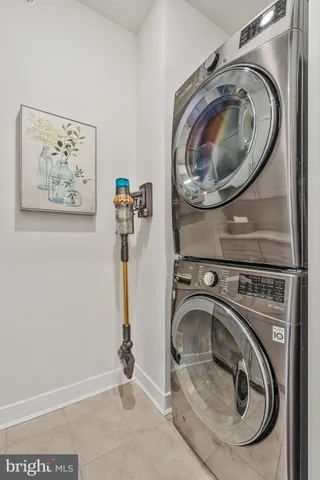 $645,000 | 13240 Lake Woodland Way, Unit 5F, Herndon, VA 20171