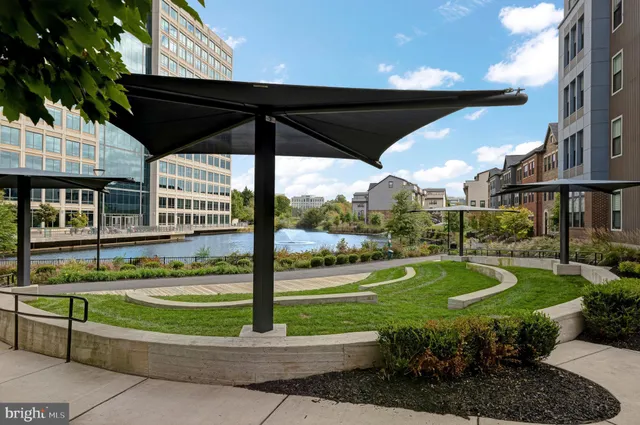 $645,000 | 13240 Lake Woodland Way, Unit 5F, Herndon, VA 20171