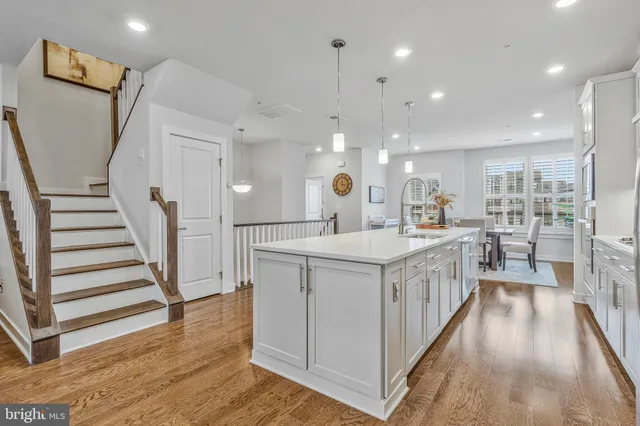 $645,000 | 13240 Lake Woodland Way, Unit 5F, Herndon, VA 20171