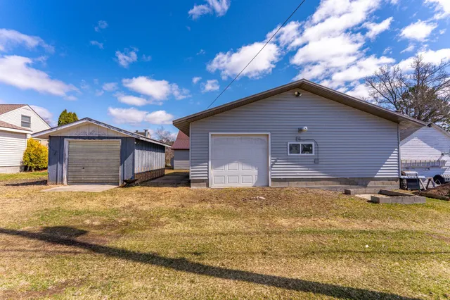 $124,000 | 25 4th Avenue, Soudan, MN 55782