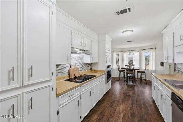 $229,900 | 5144 Brookleigh Drive, Byram, MS 39272