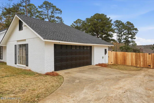 $229,900 | 5144 Brookleigh Drive, Byram, MS 39272