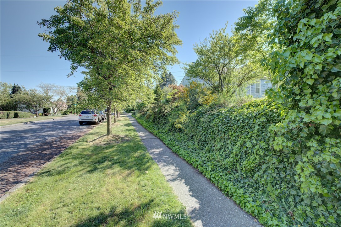 752 North 92nd Street Seattle, WA 98103 - Photo 7 of 12 Gallery Image 7