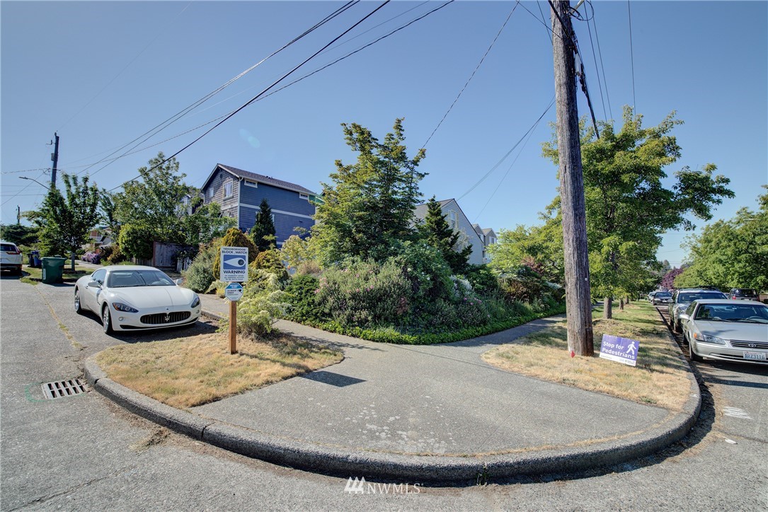 752 North 92nd Street Seattle, WA 98103 - Photo 9 of 12 Gallery Image 9