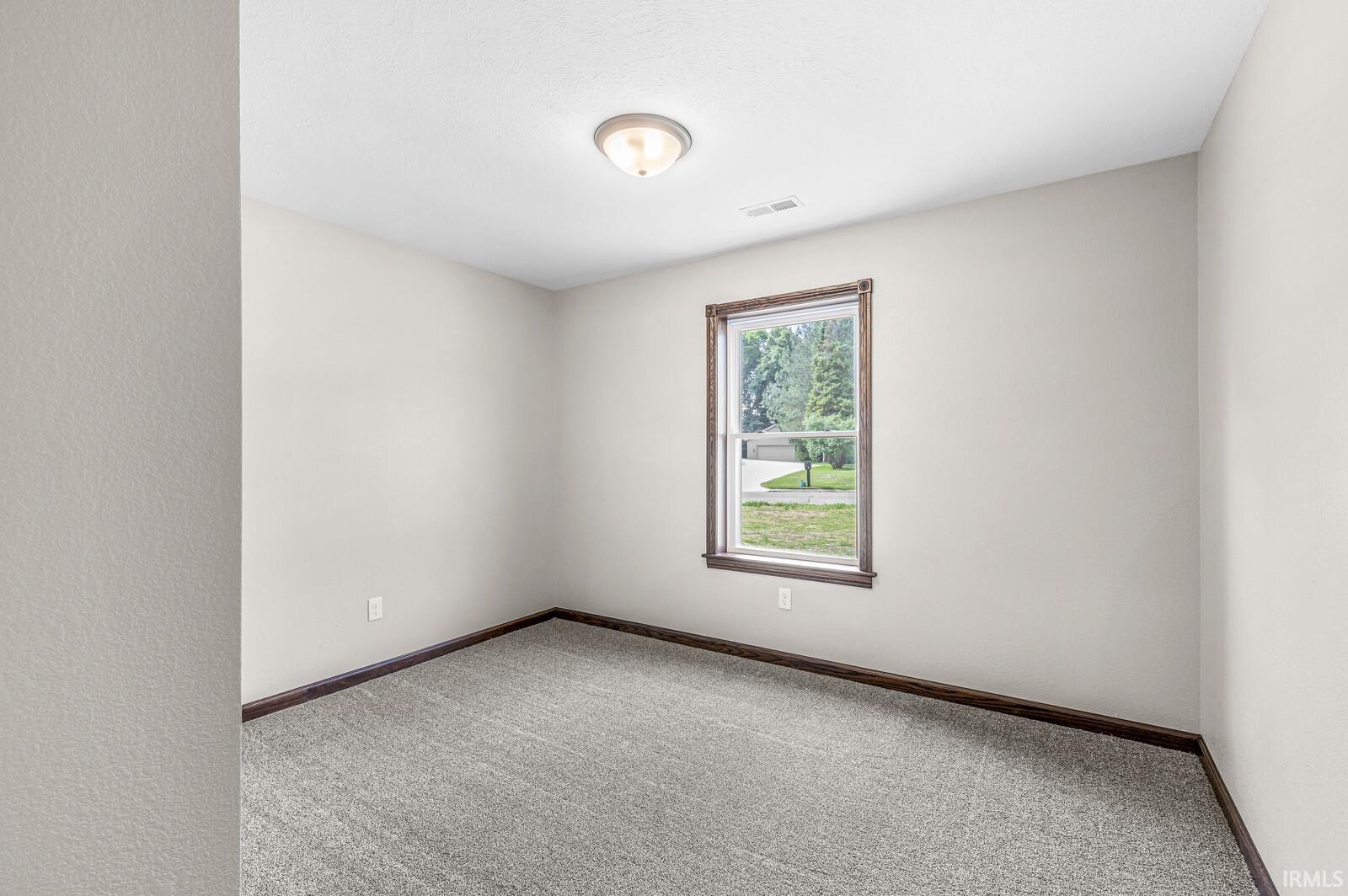 53417 Old Farm Road Elkhart, IN 46514 - Photo 13 of 17 Gallery Image 13